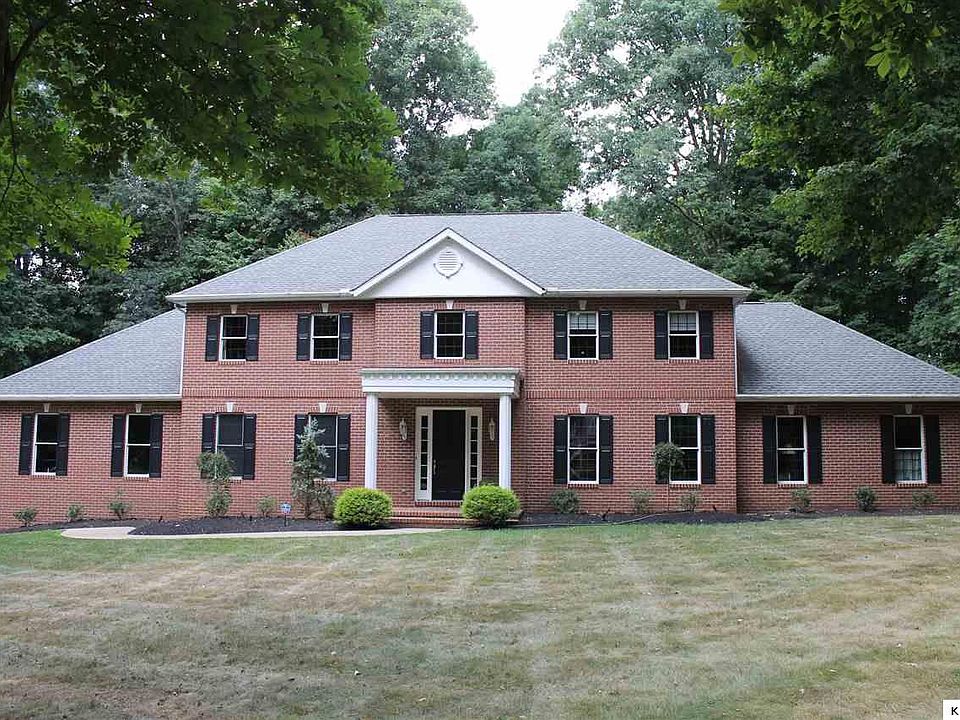 1st image of 13 Fox Chase Dr