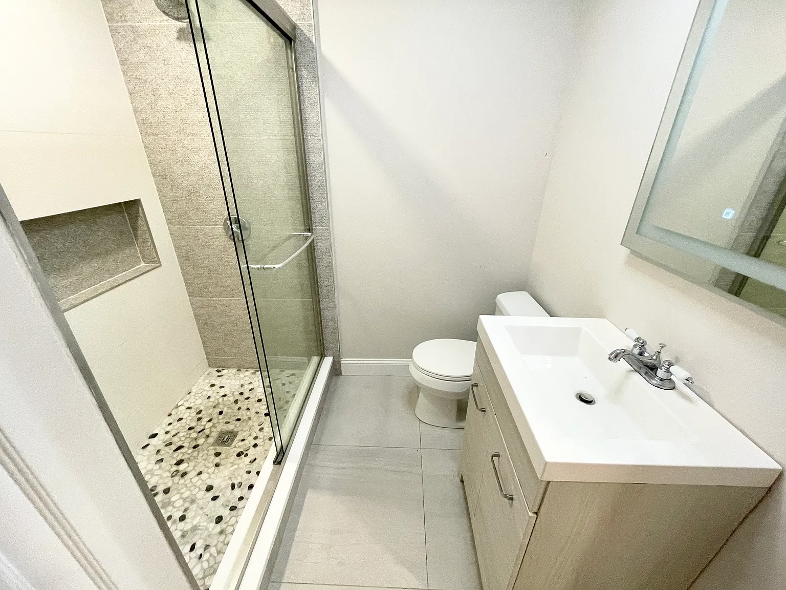 3 bed, 9999 sqft, $3,100 — Photo 2