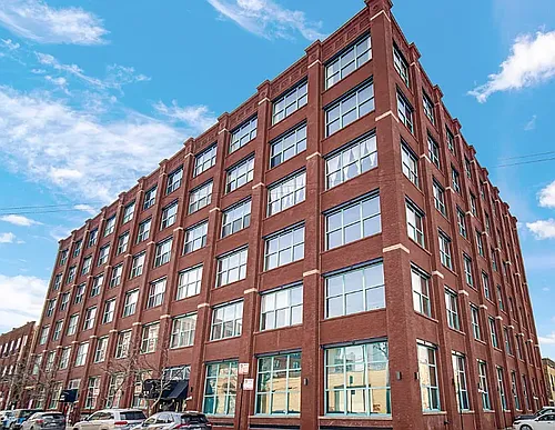 312 N May St Photo 1