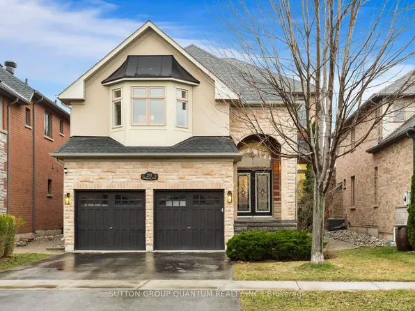 2351 Gladacres Ln, Oakville, ON L6M 0G4