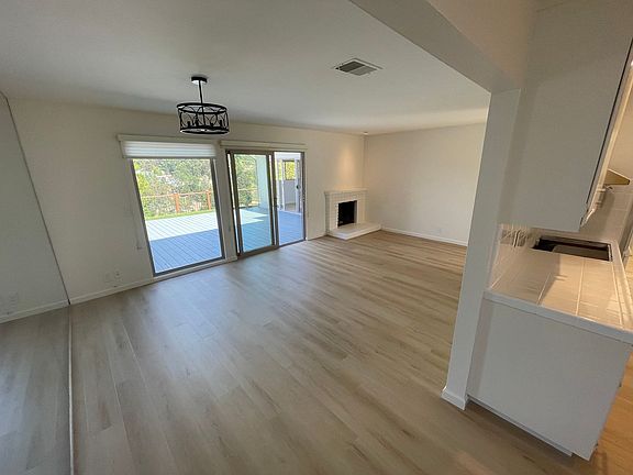 5th image of 1183 Manzanita Dr