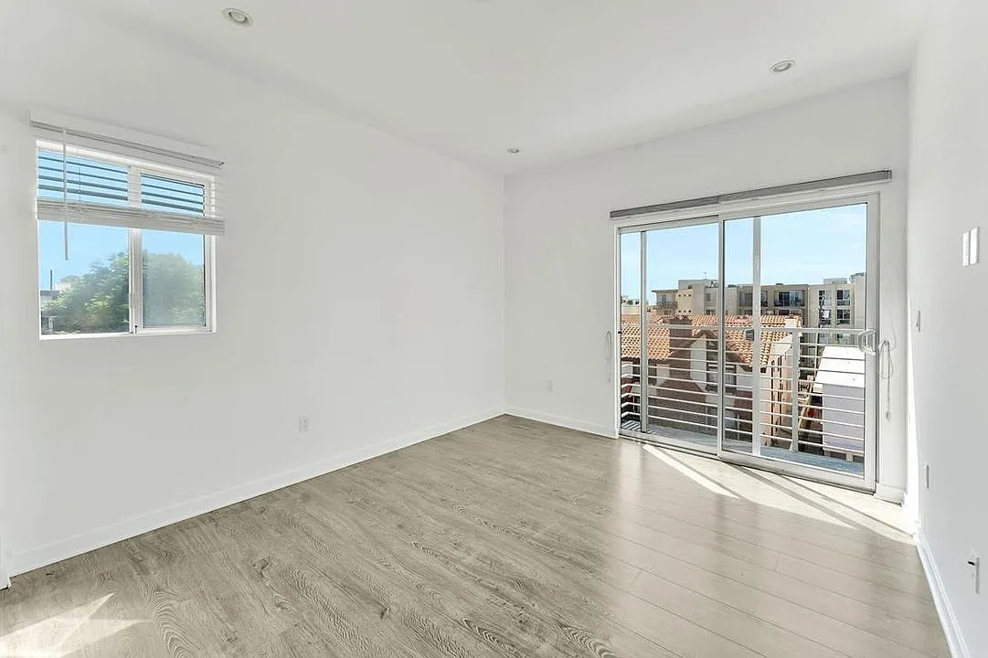 2 bed, 2.0 bath, $4,200 — Photo 4