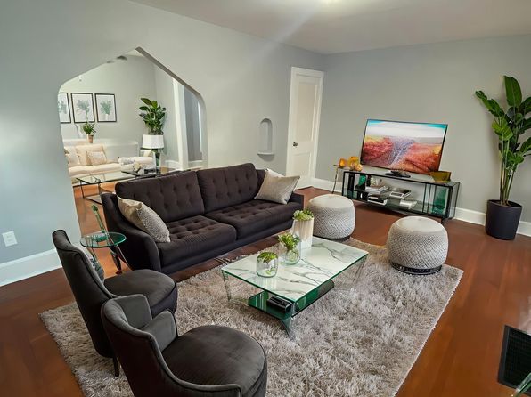 2-3966 Vine St #2
