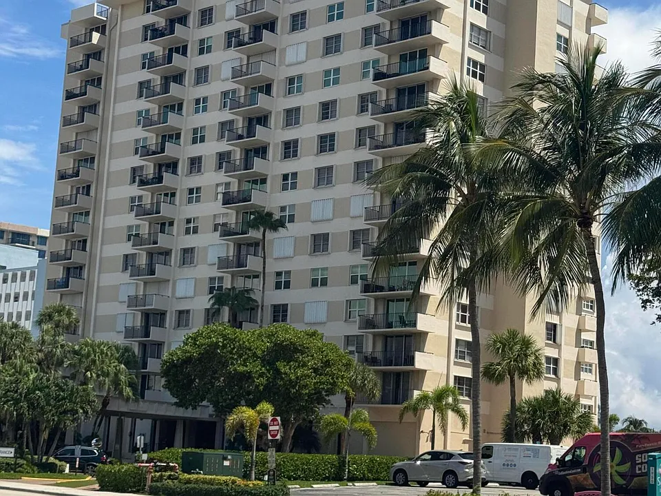 1900 S Ocean Blvd #15K