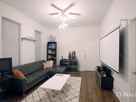 4th image of 1753 W Erie St APT 1R