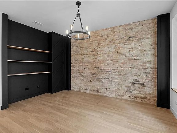 5th image of 927 N Mozart St #1