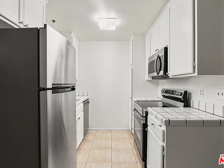 6616 Sylmar Ave #1 — Photo 5