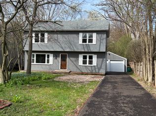 3S284 Patterman Rd, Warrenville, IL 60555