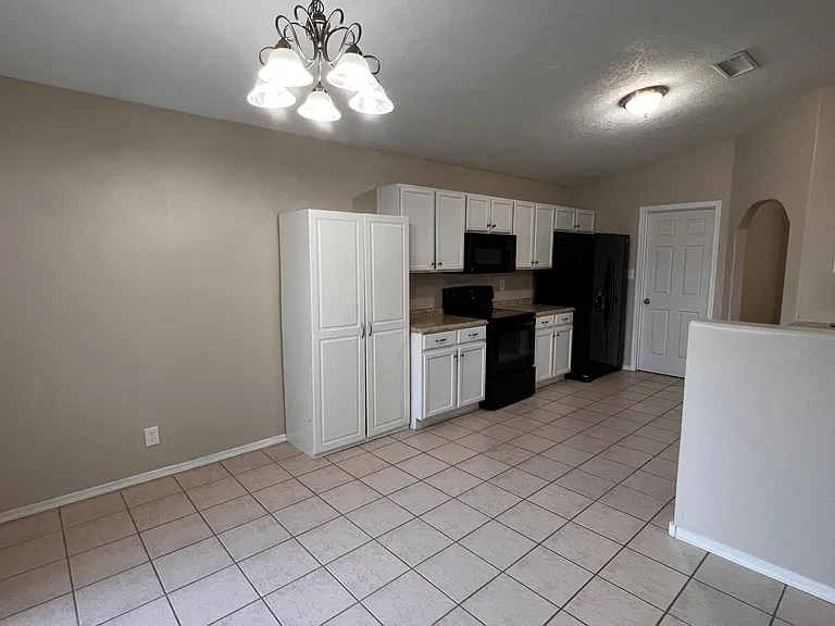 6432 Freemont Hills Loop NE — Photo 9