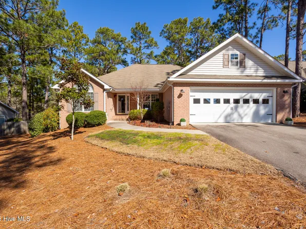 1055 Longleaf Drive NW, Pinehurst, NC 28374