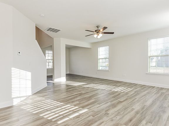 4th image of 26 Cordova St