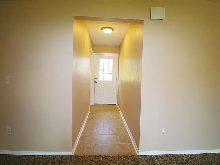 213 Cherokee Ln — Photo 15