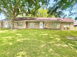 1840 Loop 522, Ganado, TX 77962