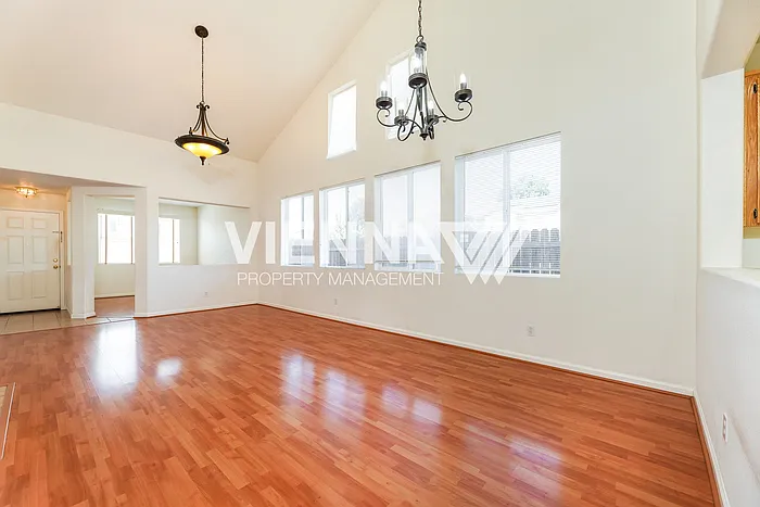 2856 Cardinal Dr — Photo 2