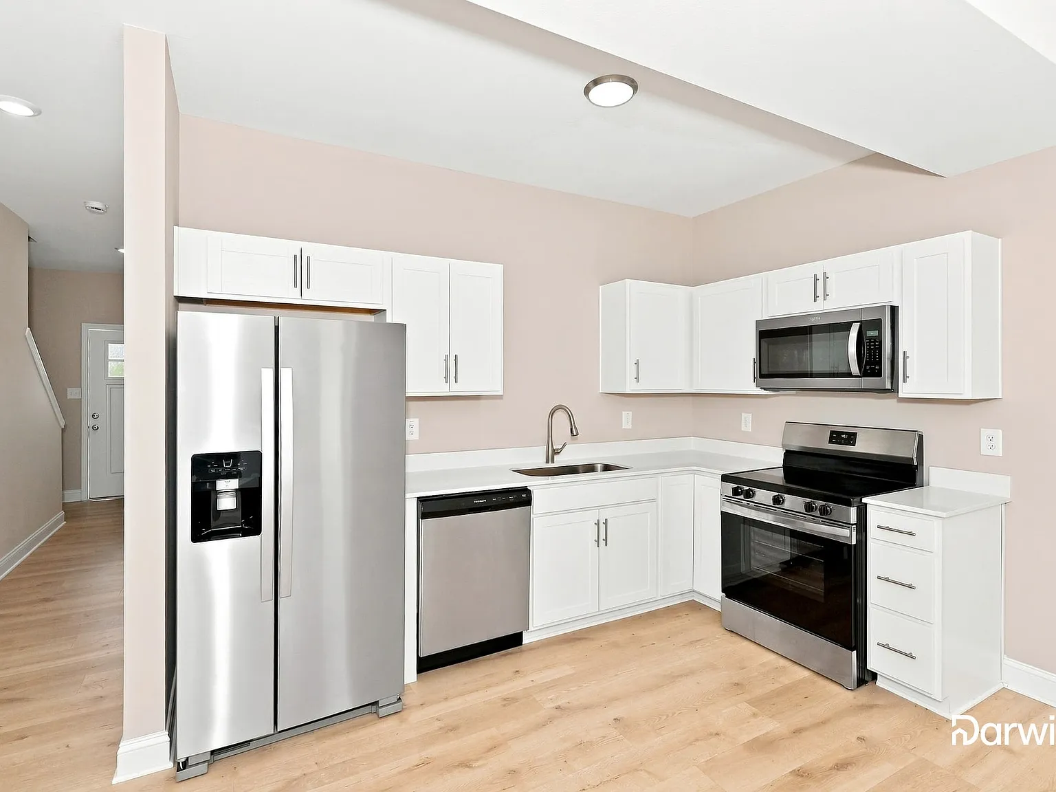 2 bed, 2.5 bath, 1550 sqft, $1,305 — Photo 3