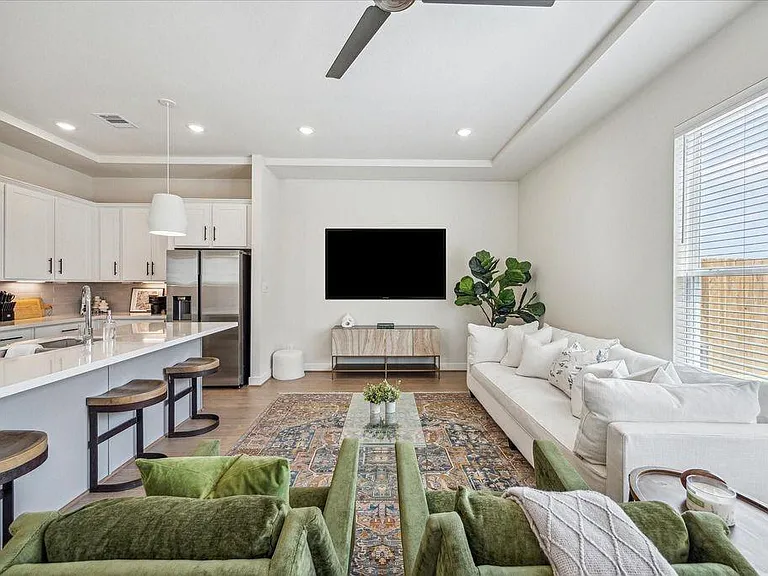 1508 Colonial Gorge Dr — Photo 3