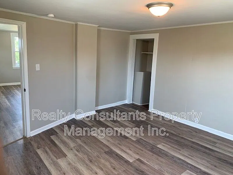2 bed, 1.0 bath, 823 sqft, $1,250 — Photo 4