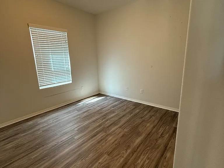 Unit Photo