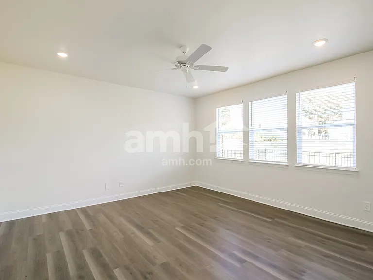 3336 Emzy Dr — Photo 5