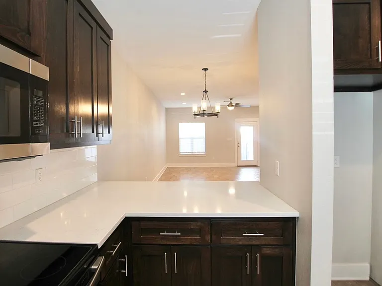 307 N Henry St #15 — Photo 6
