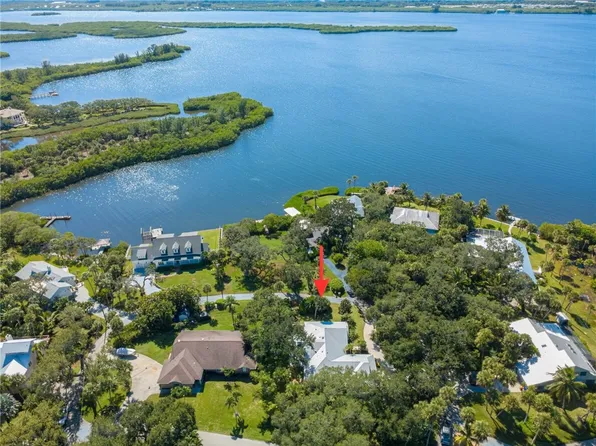 300 Cathedral Oaks Dr, Vero Beach, FL 32963