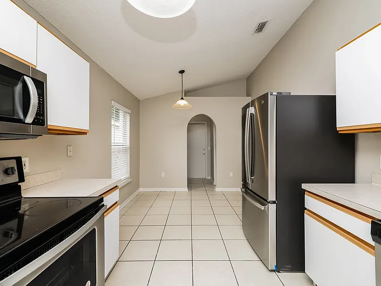 12814 Lake Vista Dr — Photo 6