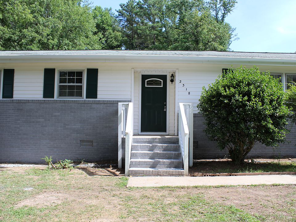 2nd image of 2318 Lindmont Ave
