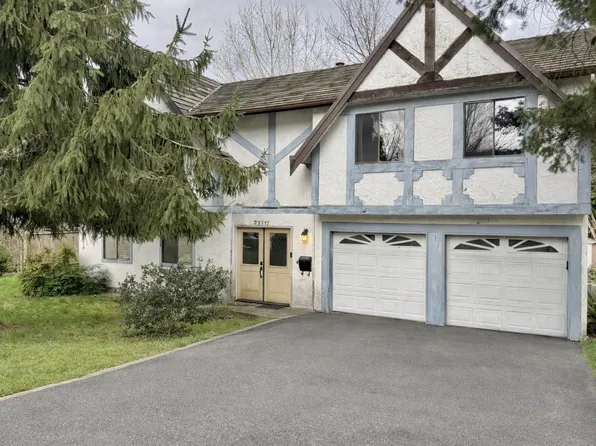 22537 Lee Ave, Maple Ridge, BC V2X 4G6