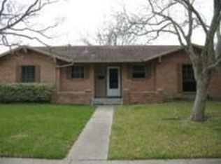 222 Nueces Dr, Portland, TX 78374