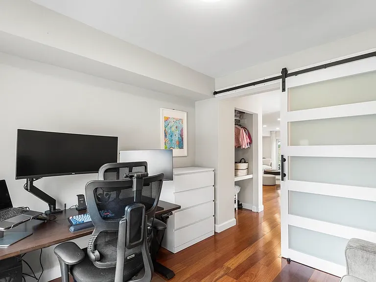 203 Elgin Ct — Photo 7