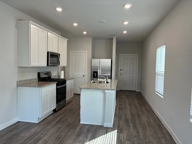 16909 Needlepoint Dr — Photo 2