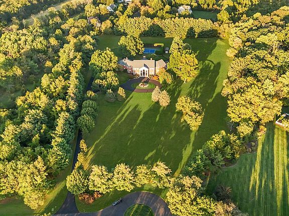 3rd image of 7 Woodland Rd