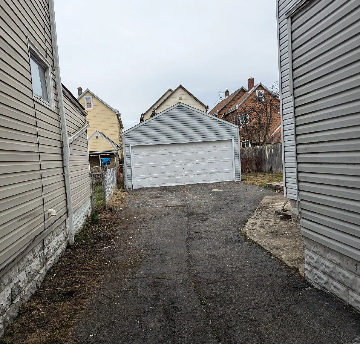 3 bed, 1.0 bath, $1,350 — Photo 2