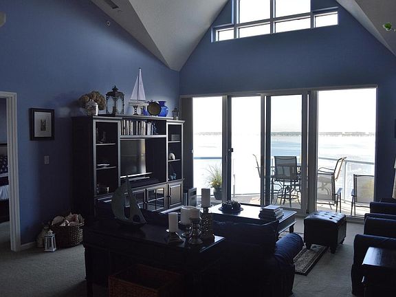 5th image of 2964 Lakeshore Dr Unit W801