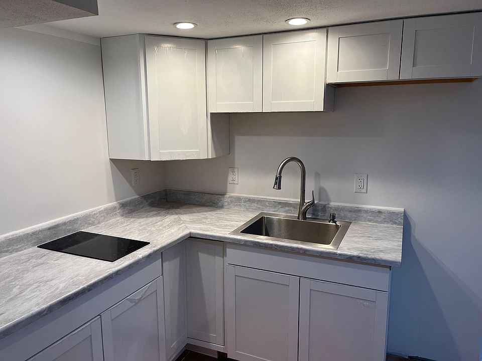 1st image of 28 Lexington Ave Floor 1