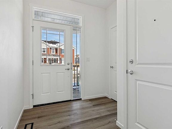 2nd image of 25 N Yorkstone Row SW