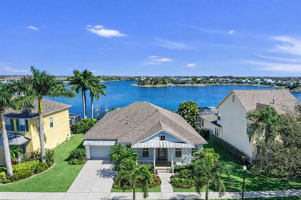 4 bed, 3.5 bath, 2971 sqft, $6,500 — Photo 2