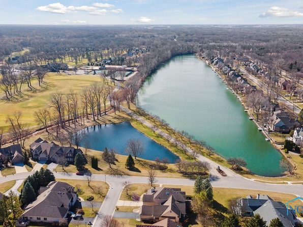 146 Stone Oak Blvd, Holland, OH 43528