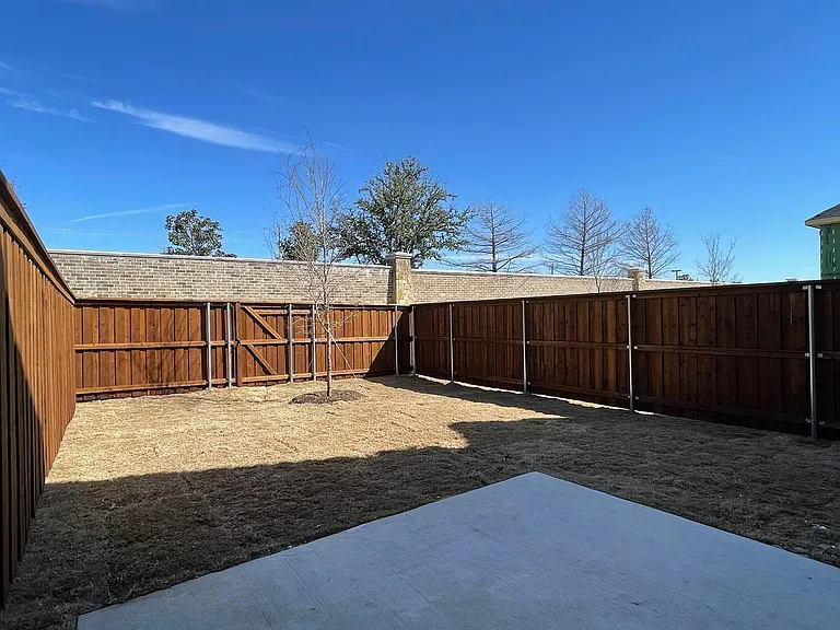 1028 Emil Pl — Photo 15