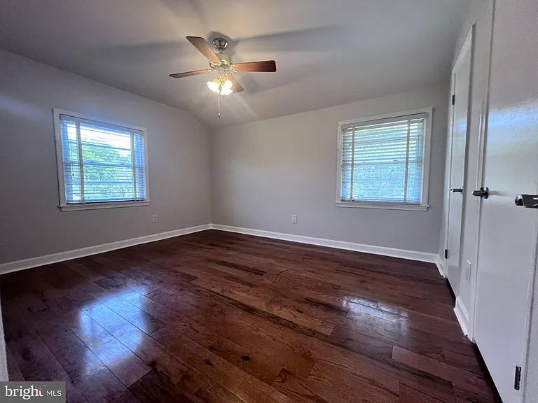 5825 Lamont Dr — Photo 23