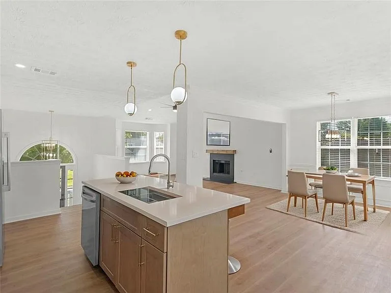 6060 Winston Trce — Photo 13