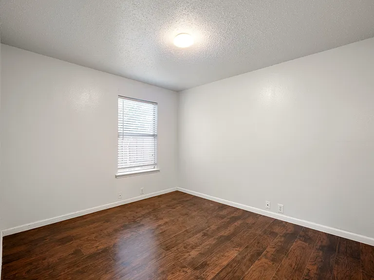 206 Shady Brook Dr — Photo 17