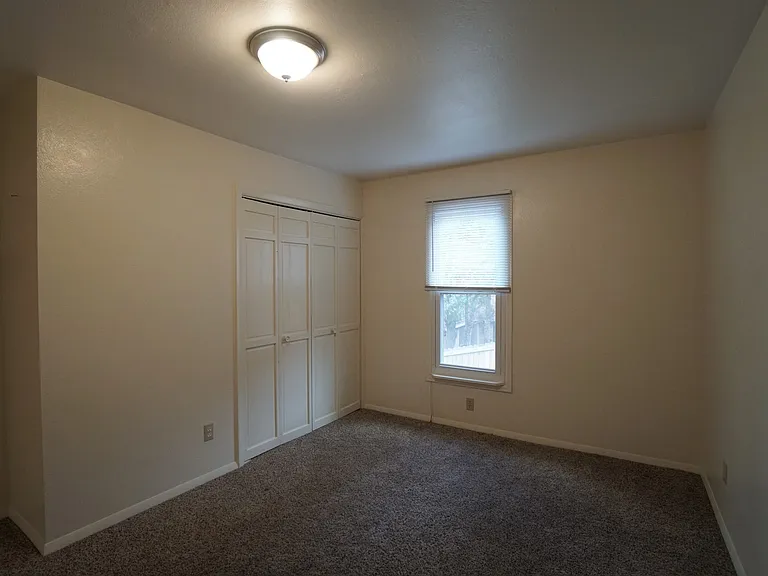 824 Midland Ave #A — Photo 8
