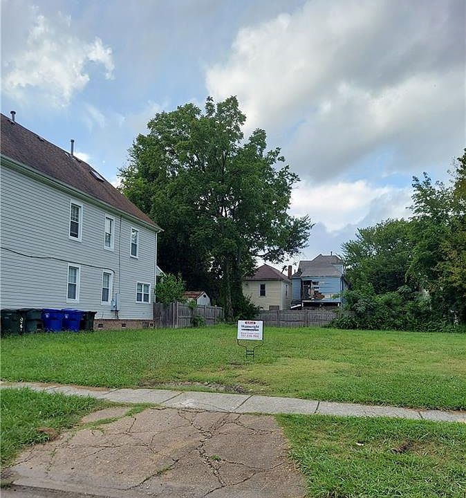 2nd image of 862 A Ave