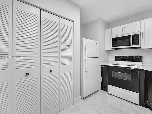 4th image of 3413 NW 44th St APT 105