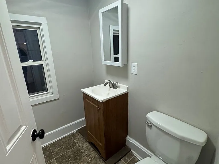 113-115 Laurel Ave — Photo 15