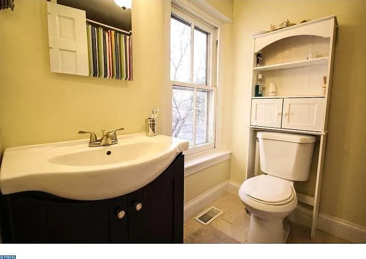 230 W Ashland St — Photo 12