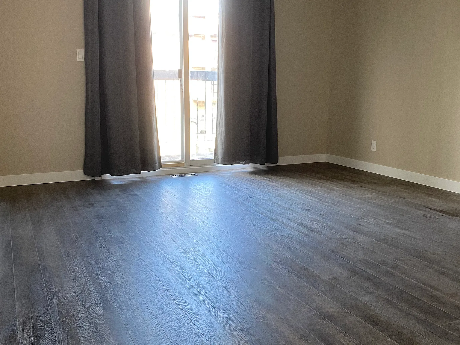 4 bed, 1.5 bath, 1200 sqft, $1,725 — Photo 3