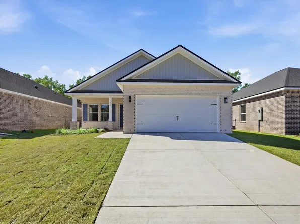 129 Spooner St, Defuniak Springs, FL 32433