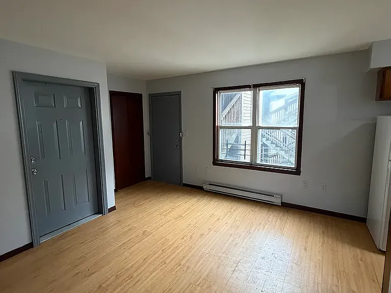 352 S 6th St #5D — Photo 5